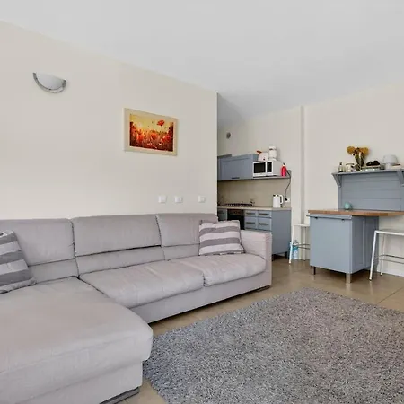 Apartment In 2 Bedrooms Parking Space Pool Pedestrian Area