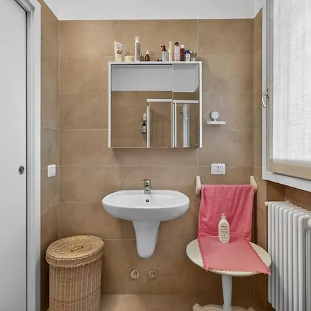 In 2 Bedrooms Parking Space Pool Pedestrian Area