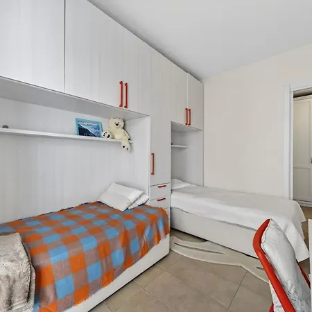 Apartment In 2 Bedrooms Parking Space Pool Pedestrian Area Lenno