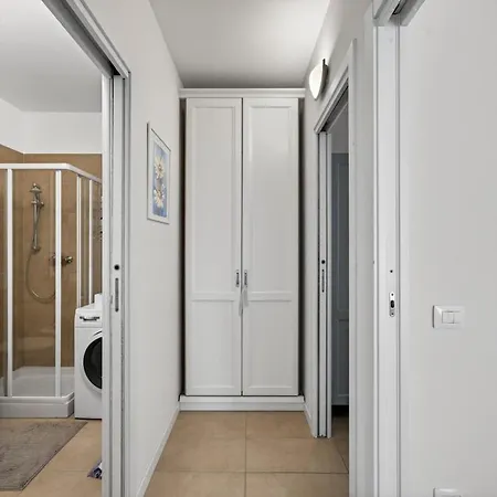 Apartment In 2 Bedrooms Parking Space Pool Pedestrian Area *